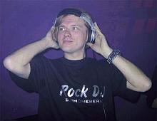 Mijk as Rock DJ